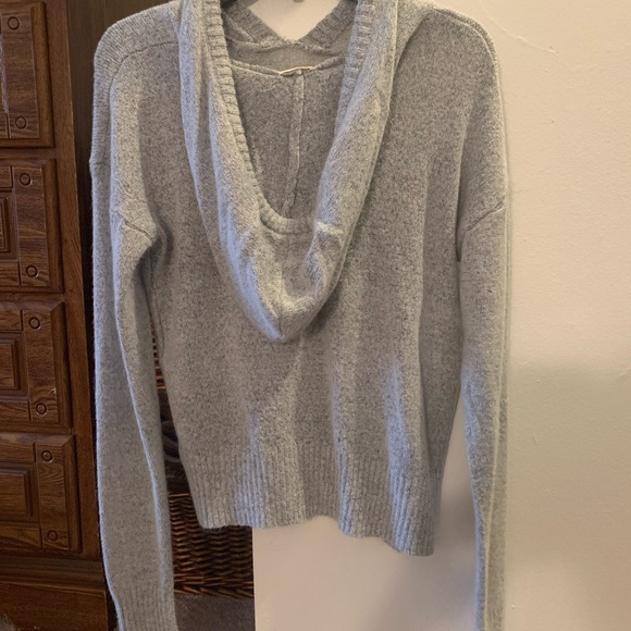 Gray pullover - Picture 2 of 3